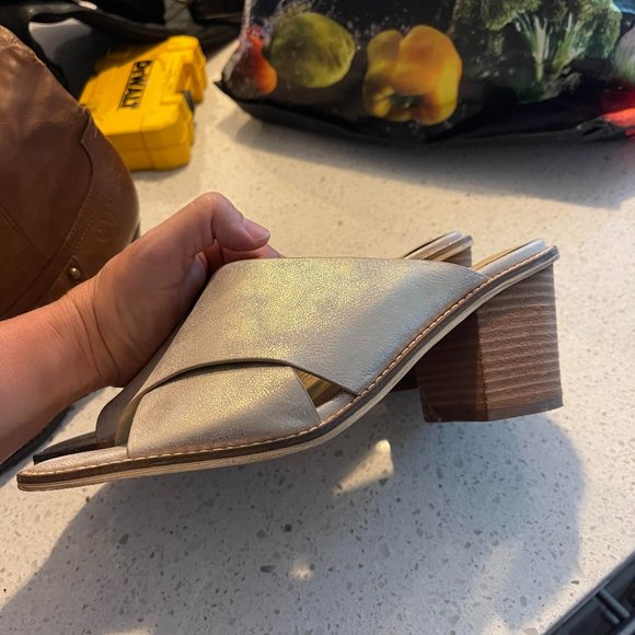 Chinese Laundry Heels Size 8 - Picture 2 of 3